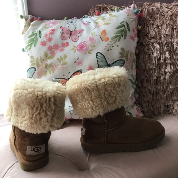 Kids UGG Classic Tall Boot - Picture 4 of 8